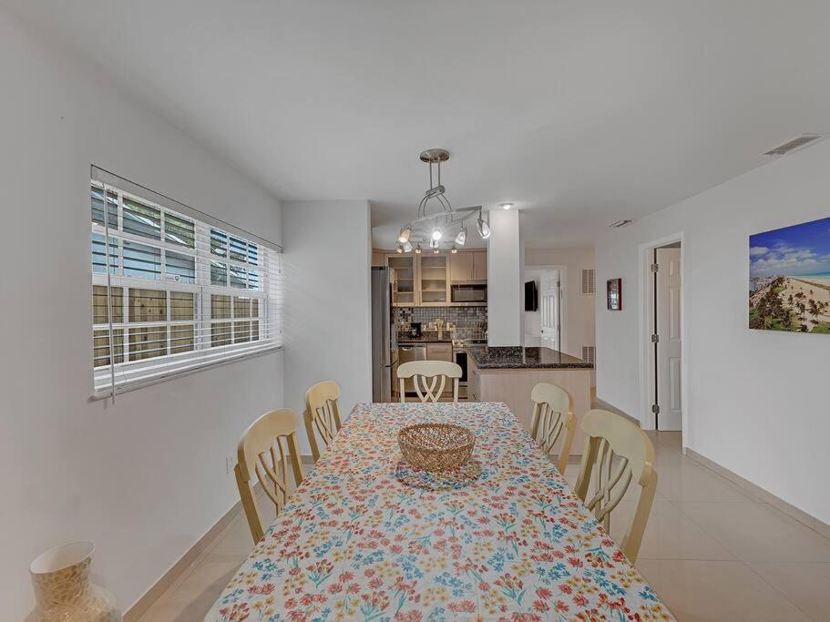 Supervilla - Lakefront - Sunsets, Kayaks, Grill Fort Lauderdale Esterno foto
