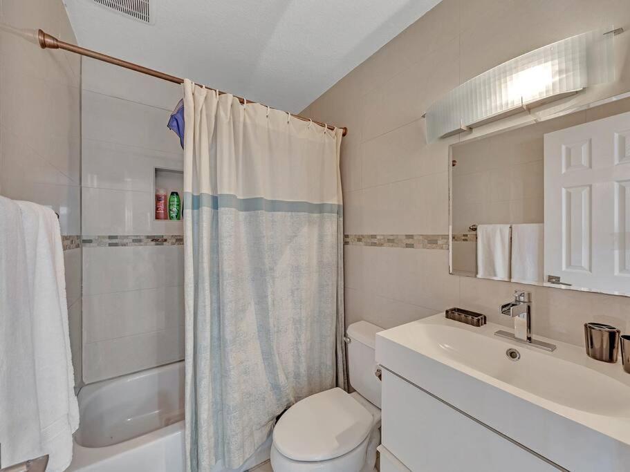 Supervilla - Lakefront - Sunsets, Kayaks, Grill Fort Lauderdale Esterno foto
