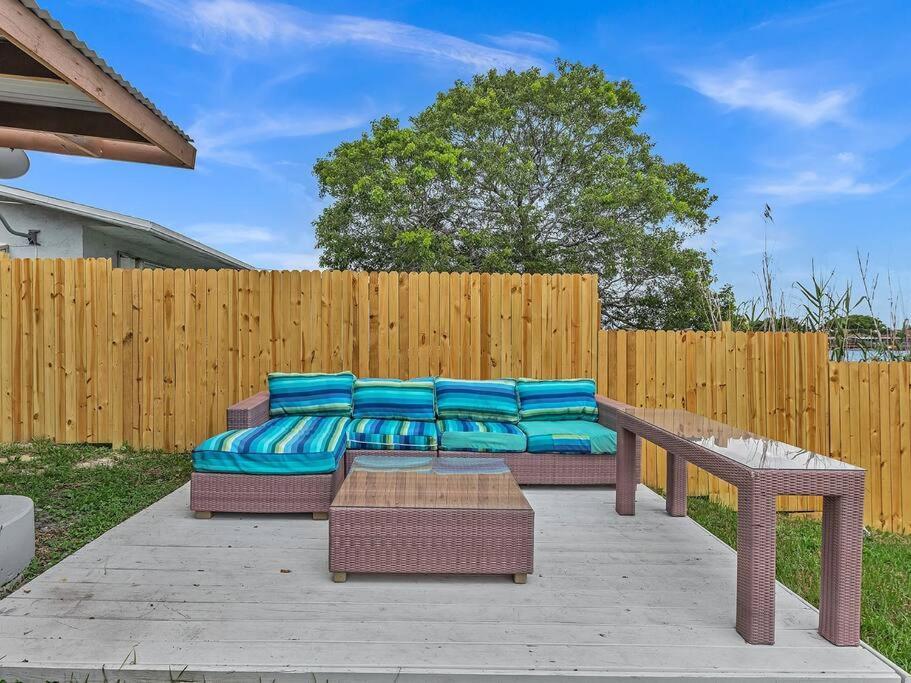 Supervilla - Lakefront - Sunsets, Kayaks, Grill Fort Lauderdale Esterno foto